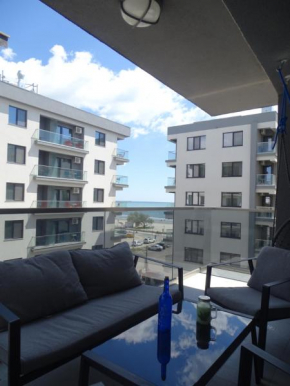 Sunshine Apartment by Building Ștefan Mamaia Nord